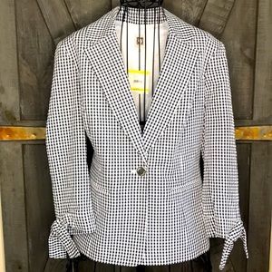 Anne Klein Black and Ivory Seersucker Blazer